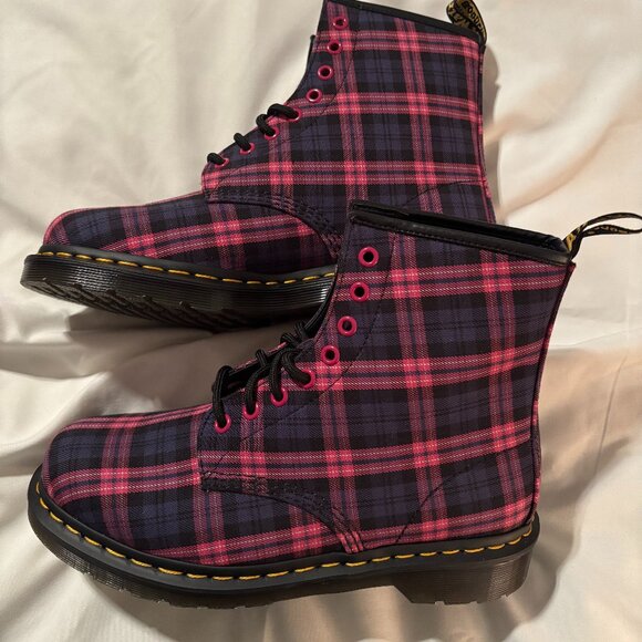 DOC MARTEN TARTAN PLAID BOOT - Picture 1 of 4